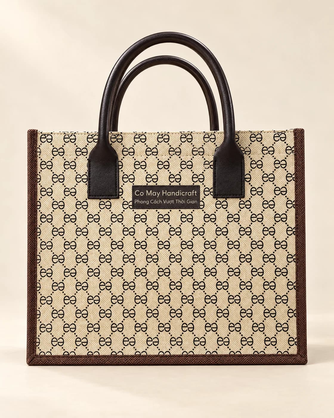 Túi canvas in tràn họa tiết monogram màu be nâu, quai da nâu đậm, nhãn Cỏ Mây Handicraft